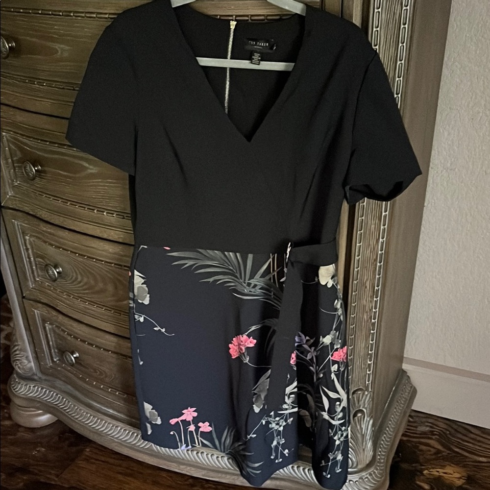 NWOT Ted baker London back zip floral and black dress 4